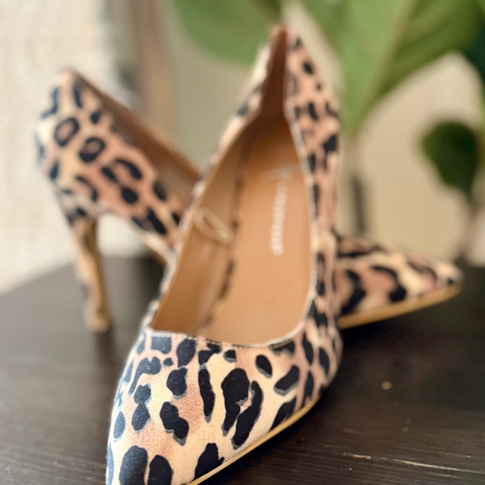 Women's Atmosphere Leopard Animal Print Heels Size 9